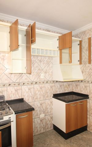 Casa à venda com 180m², 2 quartos e 2 vagasCozinha