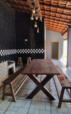 Casa à venda com 550m², 6 quartos e 10 vagas Casa à venda com 550m², 6 quartos e 10 vagasChurasqueira