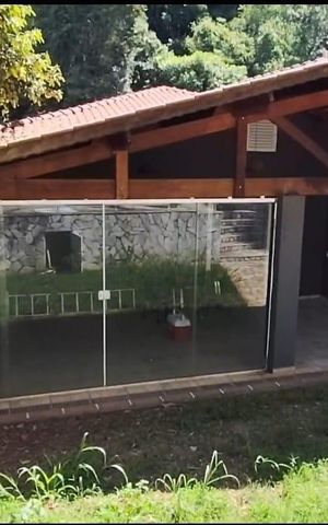 Casa à venda com 550m², 6 quartos e 10 vagas Casa à venda com 550m², 6 quartos e 10 vagasFachada