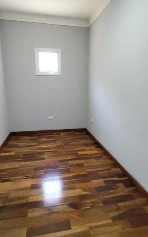 Casa à venda com 550m², 6 quartos e 10 vagas Casa à venda com 550m², 6 quartos e 10 vagasQuarto