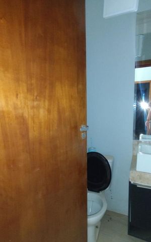 Casa à venda com 550m², 6 quartos e 10 vagas Casa à venda com 550m², 6 quartos e 10 vagasBanheiro