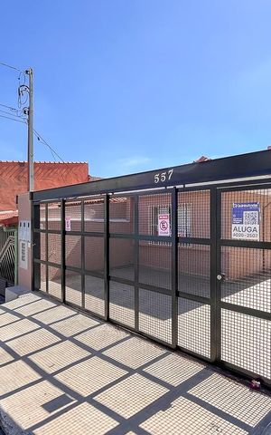 Casa para alugar com 55m², 1 quarto e 1 vagaFachada + plaquinha