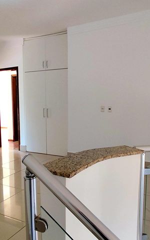 Casa de condomínio para alugar com 200m², 3 quartos e 4 vagas