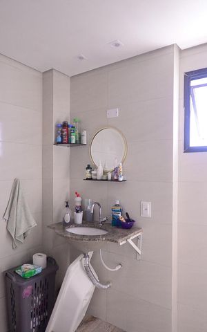Apartamento à venda com 75m², 2 quartos e 1 vaga Apartamento à venda com 75m², 2 quartos e 1 vagaBanheiro