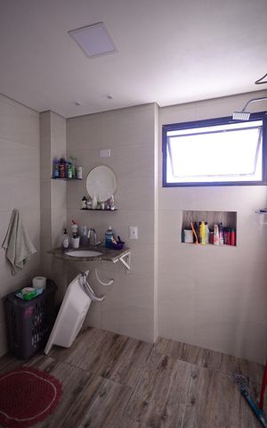 Apartamento à venda com 75m², 2 quartos e 1 vaga Apartamento à venda com 75m², 2 quartos e 1 vagaBanheiro