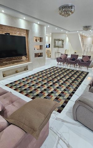 Casa de condomínio para alugar com 978m², 5 quartos e 8 vagas Casa de condomínio para alugar com 978m², 5 quartos e 8 vagasSala