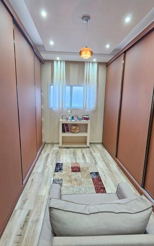 Casa de condomínio para alugar com 978m², 5 quartos e 8 vagas Casa de condomínio para alugar com 978m², 5 quartos e 8 vagasCloset