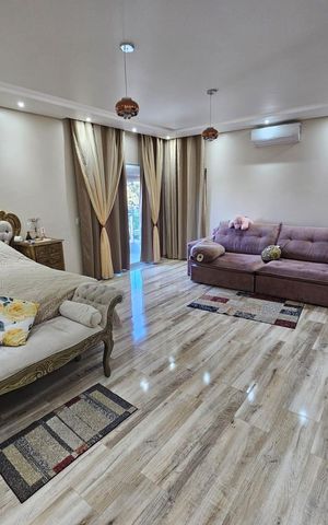 Casa de condomínio para alugar com 978m², 5 quartos e 8 vagas Casa de condomínio para alugar com 978m², 5 quartos e 8 vagasQuarto 4