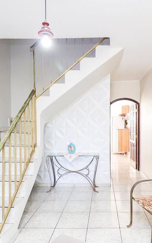 Casa à venda com 150m², 3 quartos e 2 vagasSala