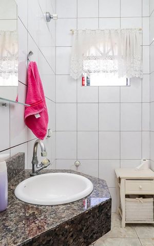 Casa à venda com 150m², 3 quartos e 2 vagasLavabo