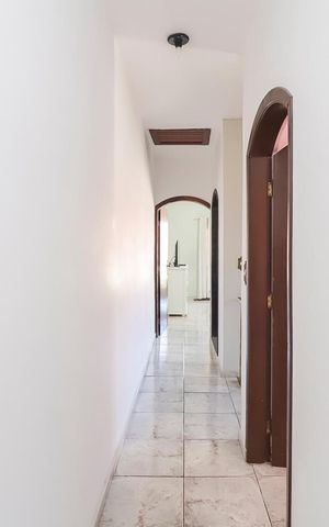 Casa à venda com 150m², 3 quartos e 2 vagasCorredor do Piso Superior