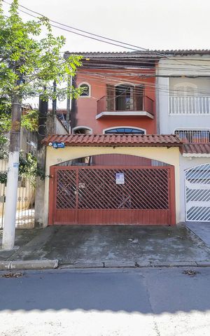 Casa à venda com 150m², 3 quartos e 2 vagasFachada