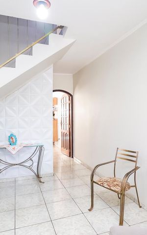Casa à venda com 150m², 3 quartos e 2 vagasSala