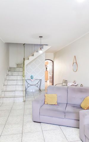 Casa à venda com 150m², 3 quartos e 2 vagasSala
