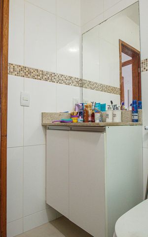 Casa à venda com 405m², 7 quartos e 4 vagas Casa à venda com 405m², 7 quartos e 4 vagasCasa Banheiro