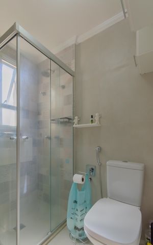 Apartamento à venda com 67m², 2 quartos e 1 vaga Apartamento à venda com 67m², 2 quartos e 1 vagaBanheiro da Suíte