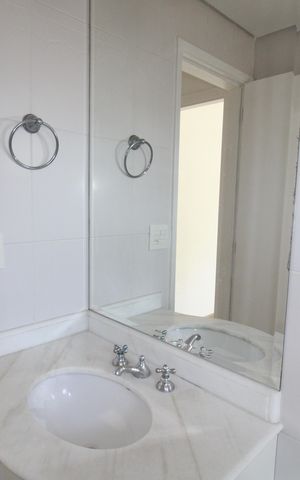Apartamento à venda com 178m², 3 quartos e 4 vagasBanheiro