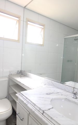 Apartamento à venda com 178m², 3 quartos e 4 vagasQuarto 4 - Banheiro