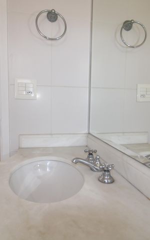 Apartamento à venda com 178m², 3 quartos e 4 vagasBanheiro 2