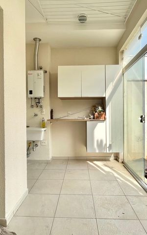Apartamento à venda com 75m², 2 quartos e 1 vaga Apartamento à venda com 75m², 2 quartos e 1 vagaVaranda