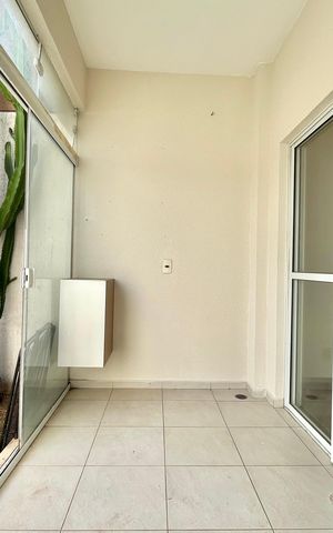 Apartamento à venda com 75m², 2 quartos e 1 vaga Apartamento à venda com 75m², 2 quartos e 1 vagaVaranda
