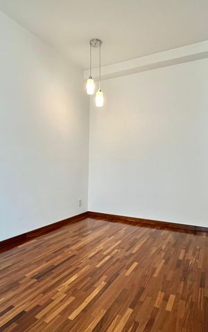 Apartamento à venda com 75m², 2 quartos e 1 vaga Apartamento à venda com 75m², 2 quartos e 1 vagaSala