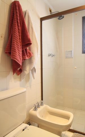 Apartamento à venda com 196m², 4 quartos e 3 vagasBanheiro Suíte 1