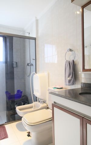 Apartamento à venda com 196m², 4 quartos e 3 vagasBanheiro Suíte 2
