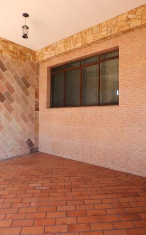 Casa à venda com 150m², 3 quartos e 2 vagasGaragem