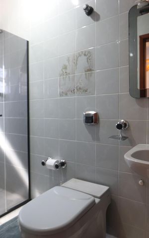 Casa à venda com 150m², 3 quartos e 2 vagasBanheiro da Suíte
