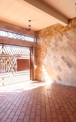 Casa à venda com 150m², 3 quartos e 2 vagasGaragem
