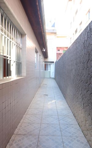 Casa à venda com 150m², 3 quartos e 2 vagasCorredor Lateral