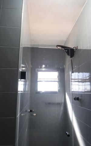 Casa à venda com 150m², 3 quartos e 2 vagasBanheiro da Suíte