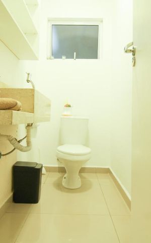 Casa à venda com 274m², 3 quartos e 6 vagas Casa à venda com 274m², 3 quartos e 6 vagasLavabo