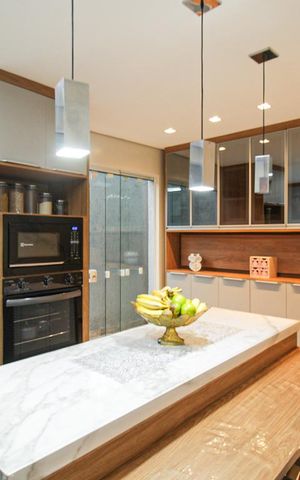 Casa à venda com 274m², 3 quartos e 6 vagas Casa à venda com 274m², 3 quartos e 6 vagasCozinha