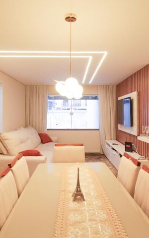 Casa à venda com 274m², 3 quartos e 6 vagas Casa à venda com 274m², 3 quartos e 6 vagasSala