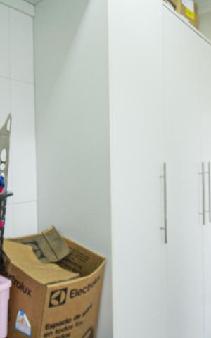 Casa à venda com 274m², 3 quartos e 6 vagas Casa à venda com 274m², 3 quartos e 6 vagasÁrea de Serviço