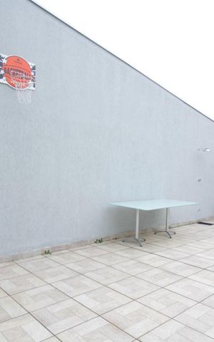Casa à venda com 274m², 3 quartos e 6 vagas Casa à venda com 274m², 3 quartos e 6 vagasQuintal