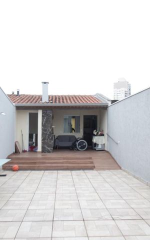 Casa à venda com 274m², 3 quartos e 6 vagas Casa à venda com 274m², 3 quartos e 6 vagasQuintal