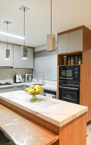 Casa à venda com 274m², 3 quartos e 6 vagas Casa à venda com 274m², 3 quartos e 6 vagasCozinha