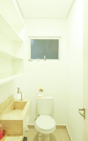 Casa à venda com 274m², 3 quartos e 6 vagas Casa à venda com 274m², 3 quartos e 6 vagasLavabo