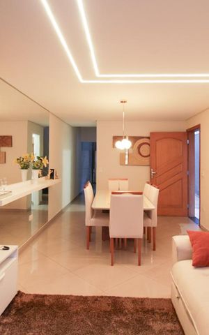 Casa à venda com 274m², 3 quartos e 6 vagas Casa à venda com 274m², 3 quartos e 6 vagasSala