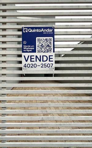 Casa à venda com 274m², 3 quartos e 6 vagas Casa à venda com 274m², 3 quartos e 6 vagasPlaquinha