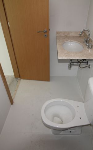 Apartamento à venda com 66m², 2 quartos e 1 vagaBanheiro 2