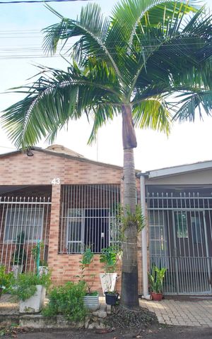 Casa à venda com 186m², 3 quartos e 1 vagaFachada