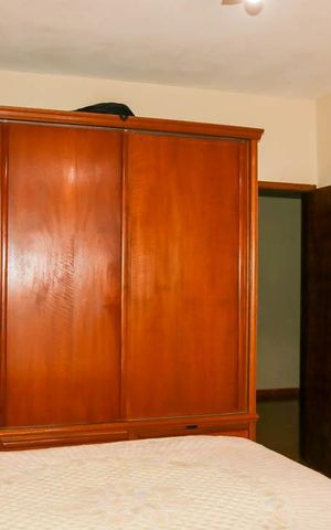 Casa à venda com 233m², 3 quartos e 2 vagas Casa à venda com 233m², 3 quartos e 2 vagasQuarto 2- 2º Pavimento