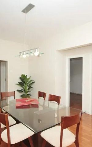 Casa para alugar com 375m², 4 quartos e 3 vagas