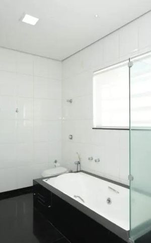 Casa para alugar com 375m², 4 quartos e 3 vagas