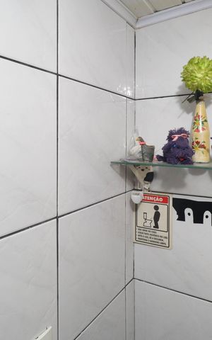 Casa à venda com 96m², 3 quartos e sem vaga Casa à venda com 96m², 3 quartos e sem vagaBanheiro 1