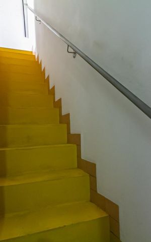 Casa para alugar com 247m², 5 quartos e 10 vagasEscada